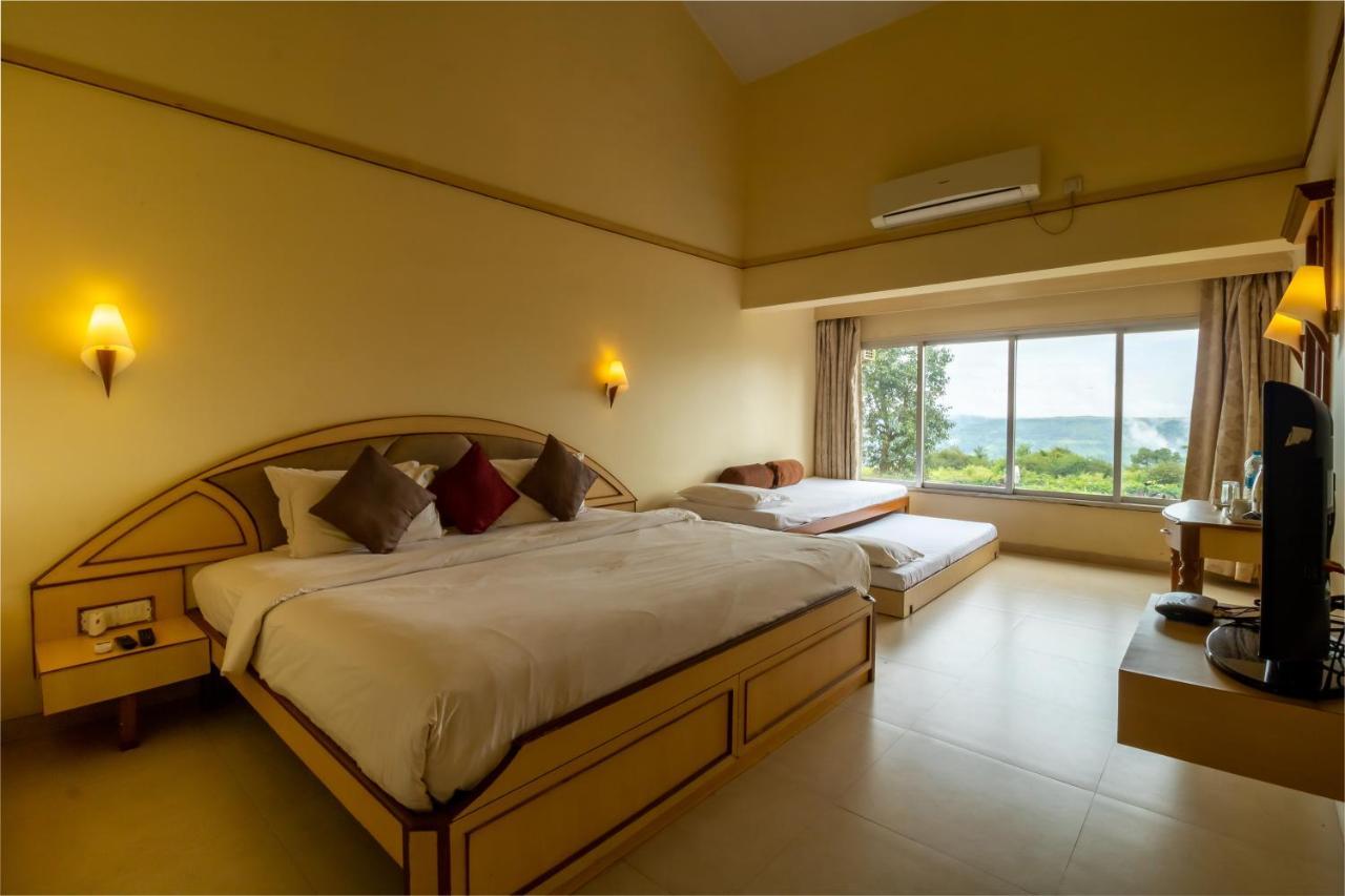Aveda Blue Country Resort Panchgani Exteriér fotografie