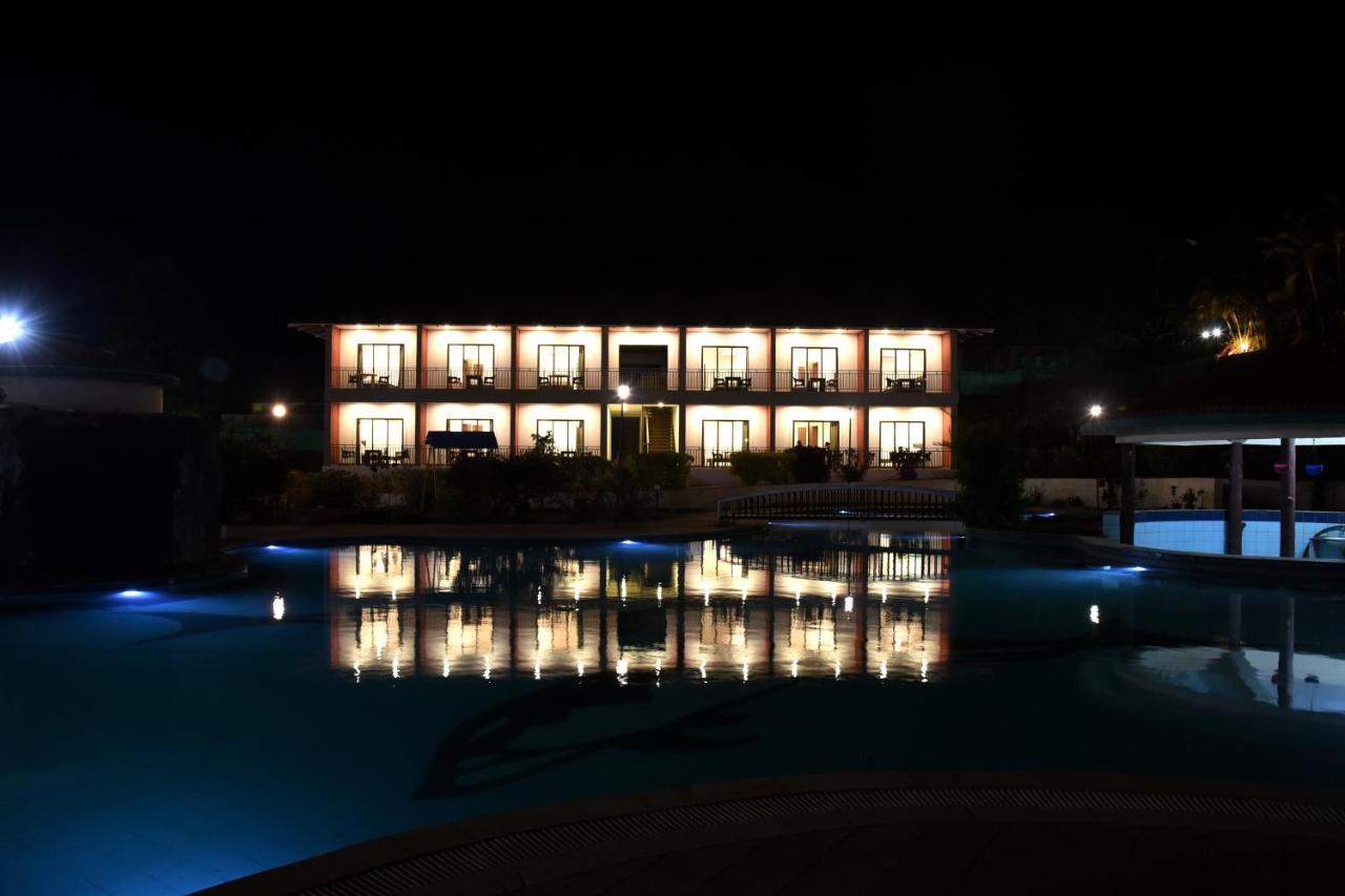 Aveda Blue Country Resort Panchgani Exteriér fotografie
