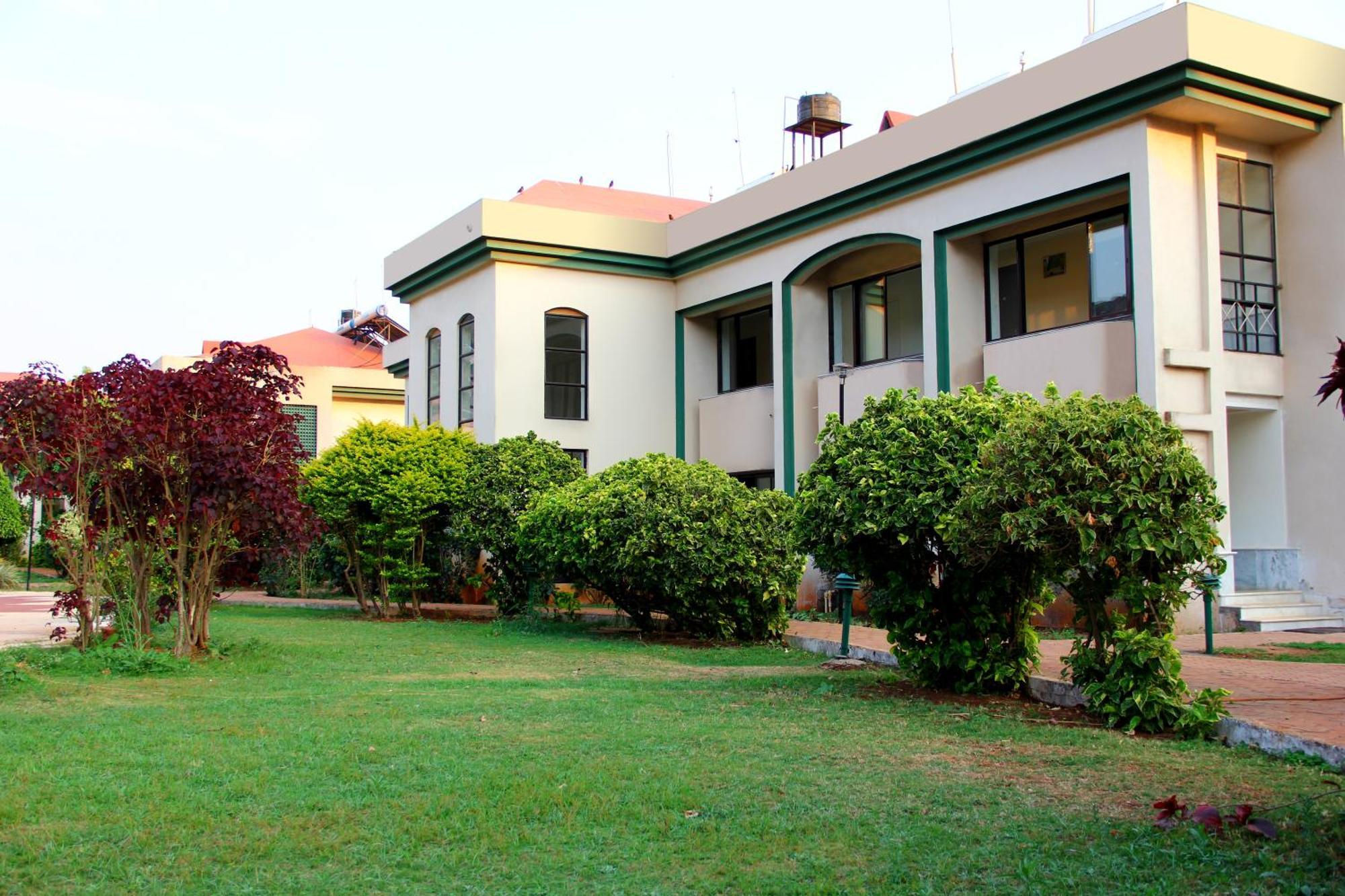Aveda Blue Country Resort Panchgani Exteriér fotografie