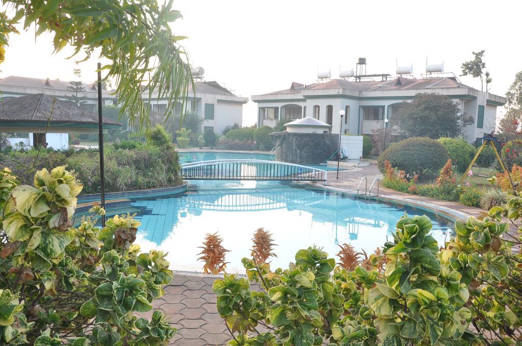 Aveda Blue Country Resort Panchgani Exteriér fotografie