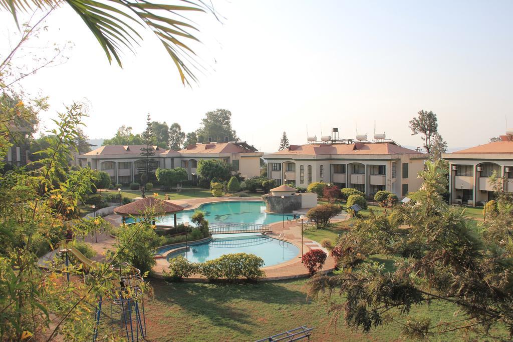 Aveda Blue Country Resort Panchgani Exteriér fotografie