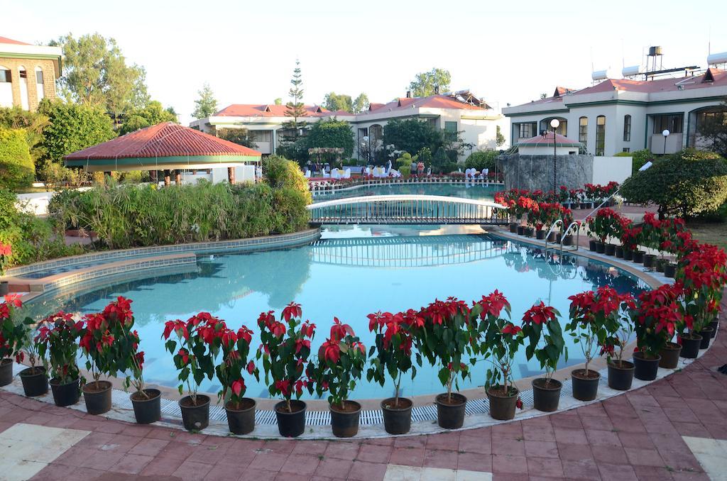 Aveda Blue Country Resort Panchgani Exteriér fotografie